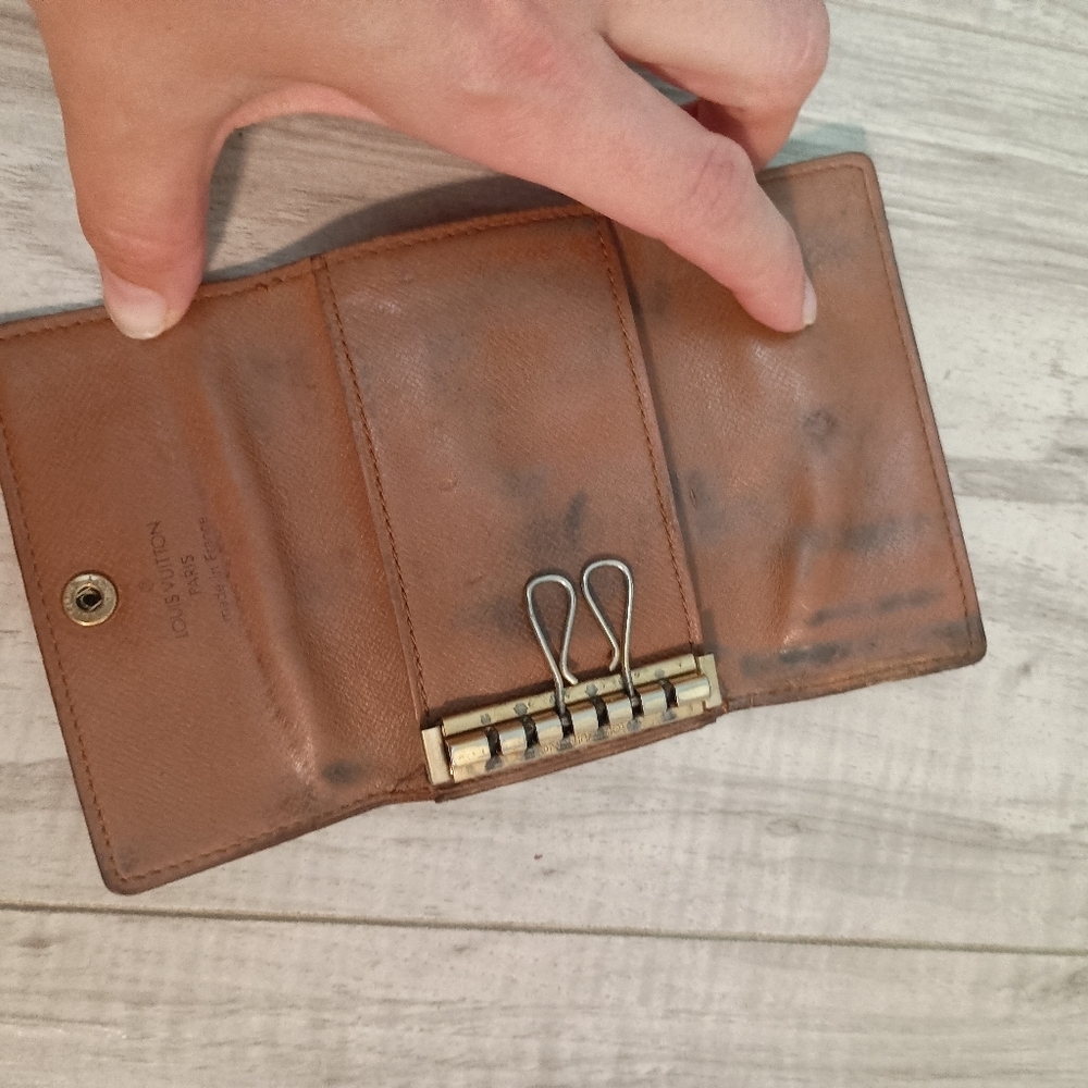 LOUIS VUITTON - Monogram  Key Case - Picture 6 of 10